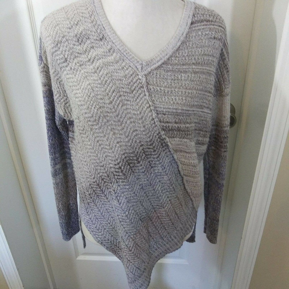 Knox Rose Gray V Neck Boho Sweater - Picture 3 of 8